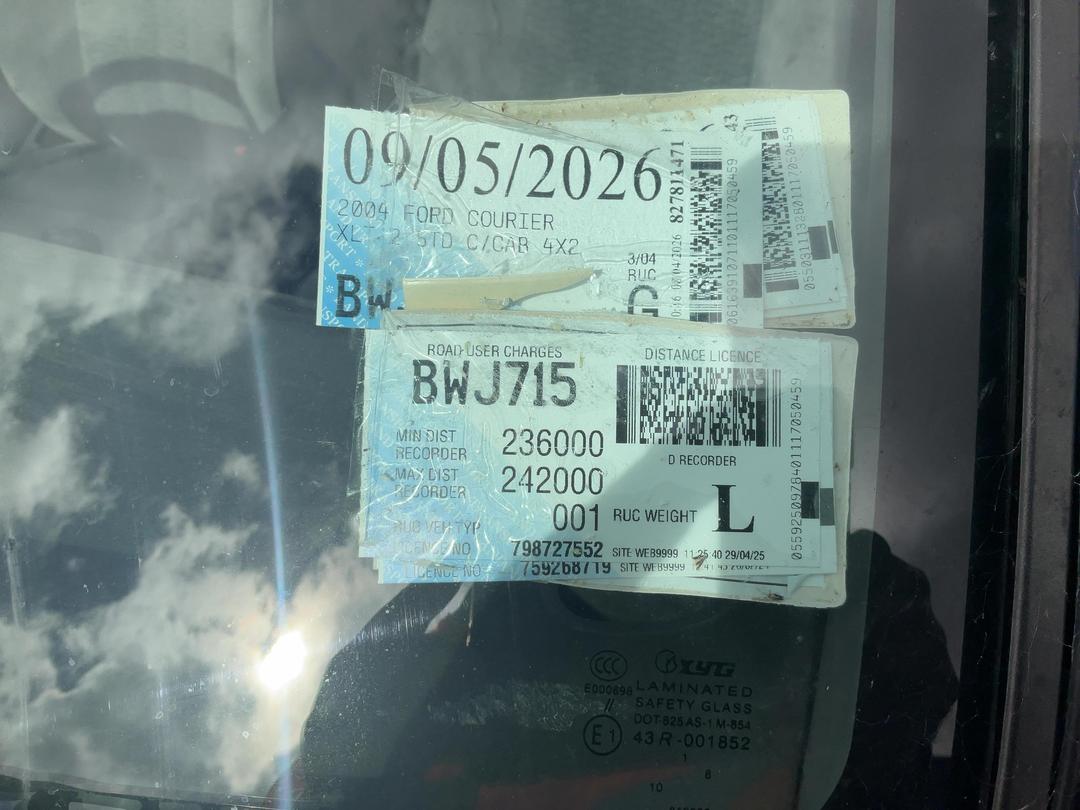 Photo '18' of Ford Courier XLT TD C/CAB