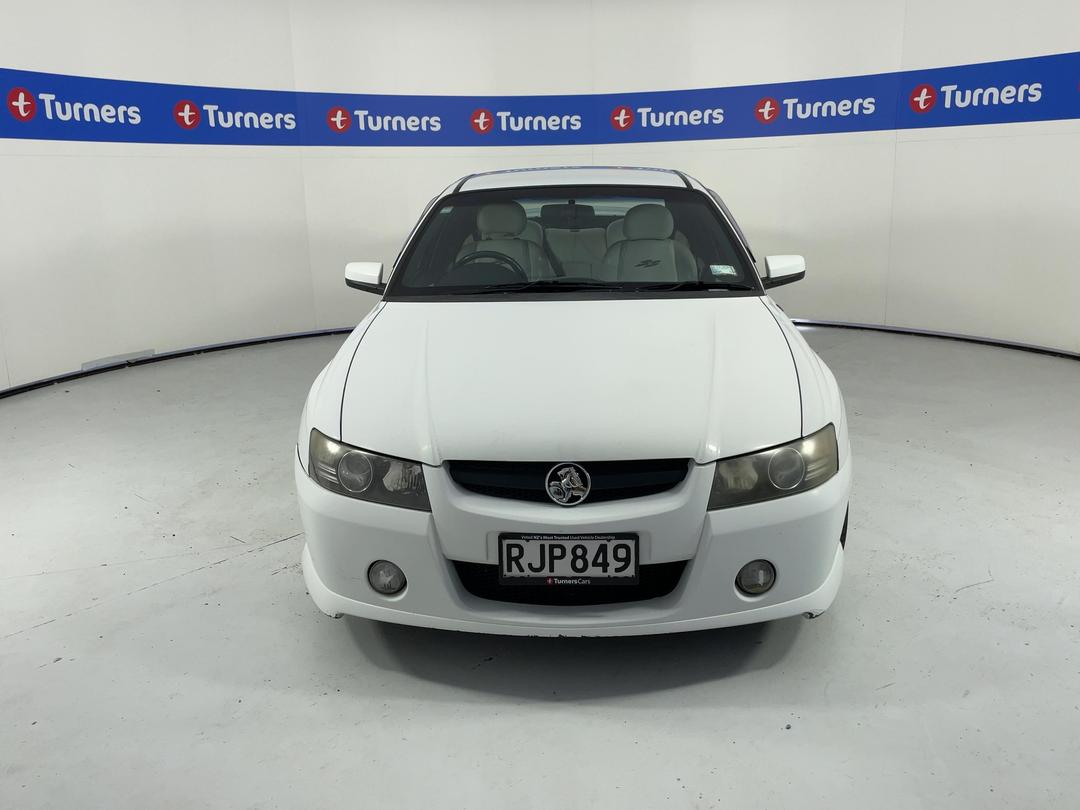 Photo '2' of Holden Commodore