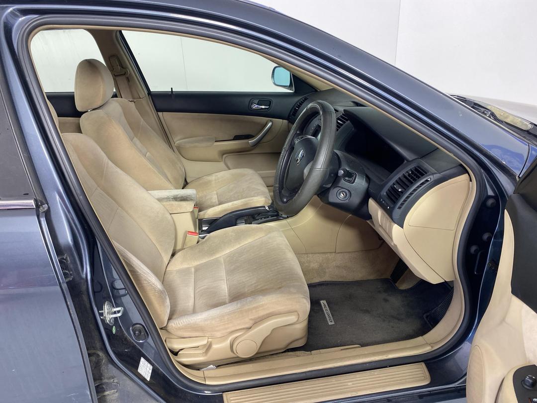 Photo '16' of Honda Accord