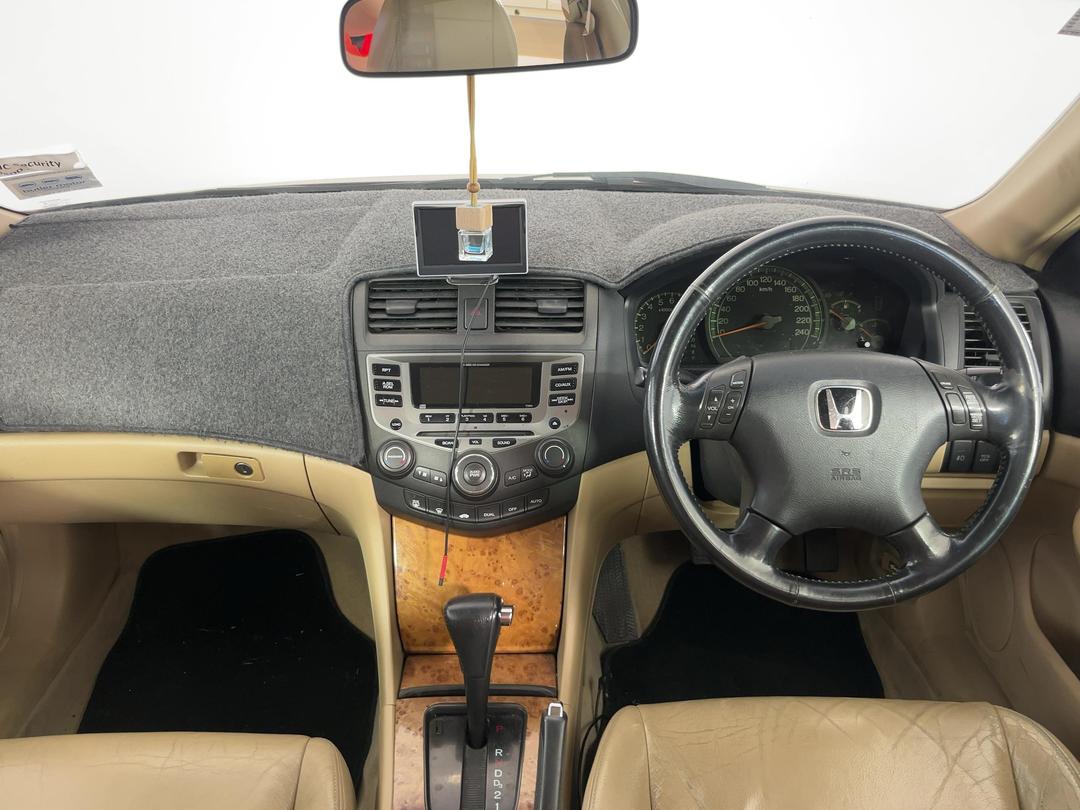 Photo '17' of Honda Accord