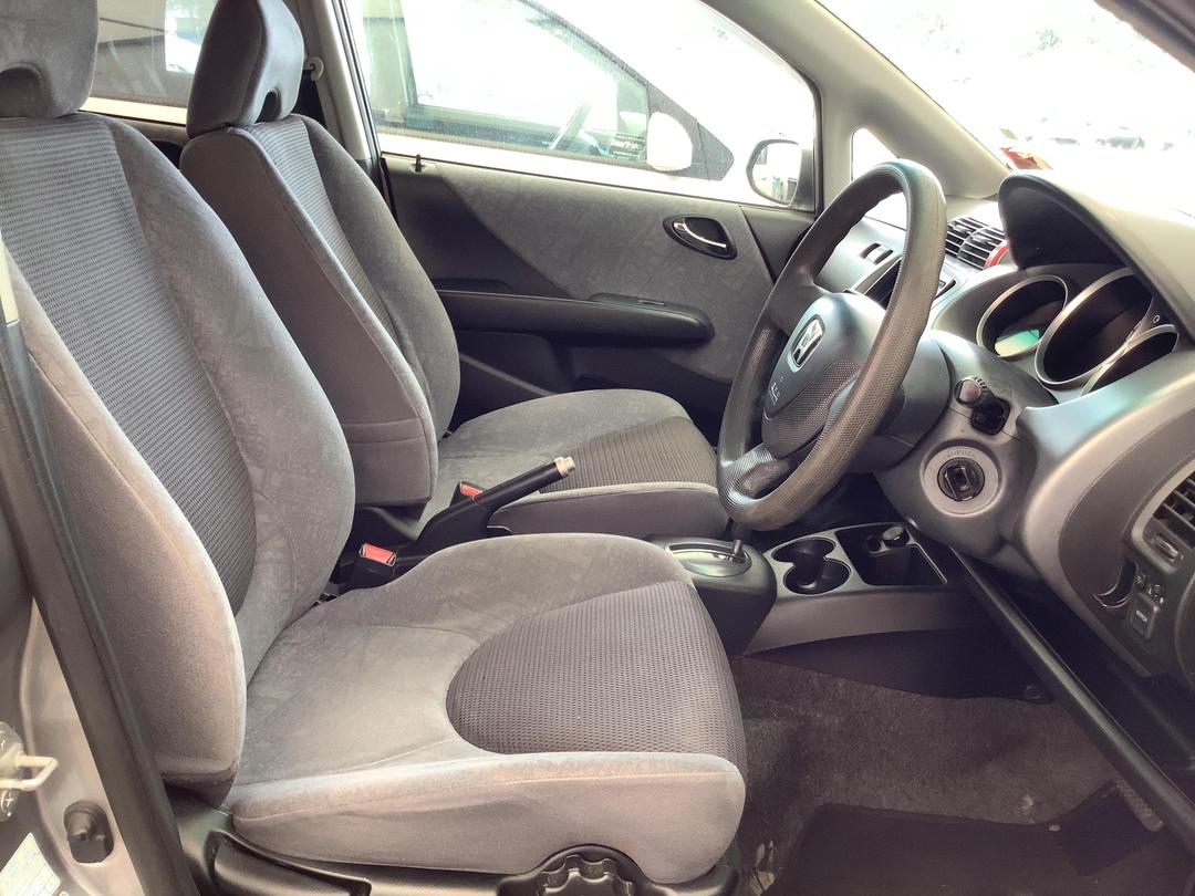 Photo '8' of Honda FIT