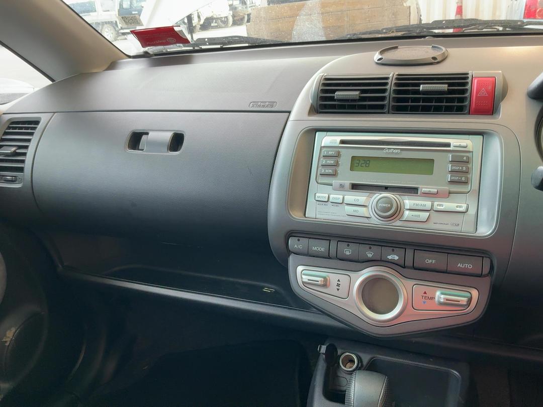 Photo '19' of Honda FIT Photo '19' of Honda FIT