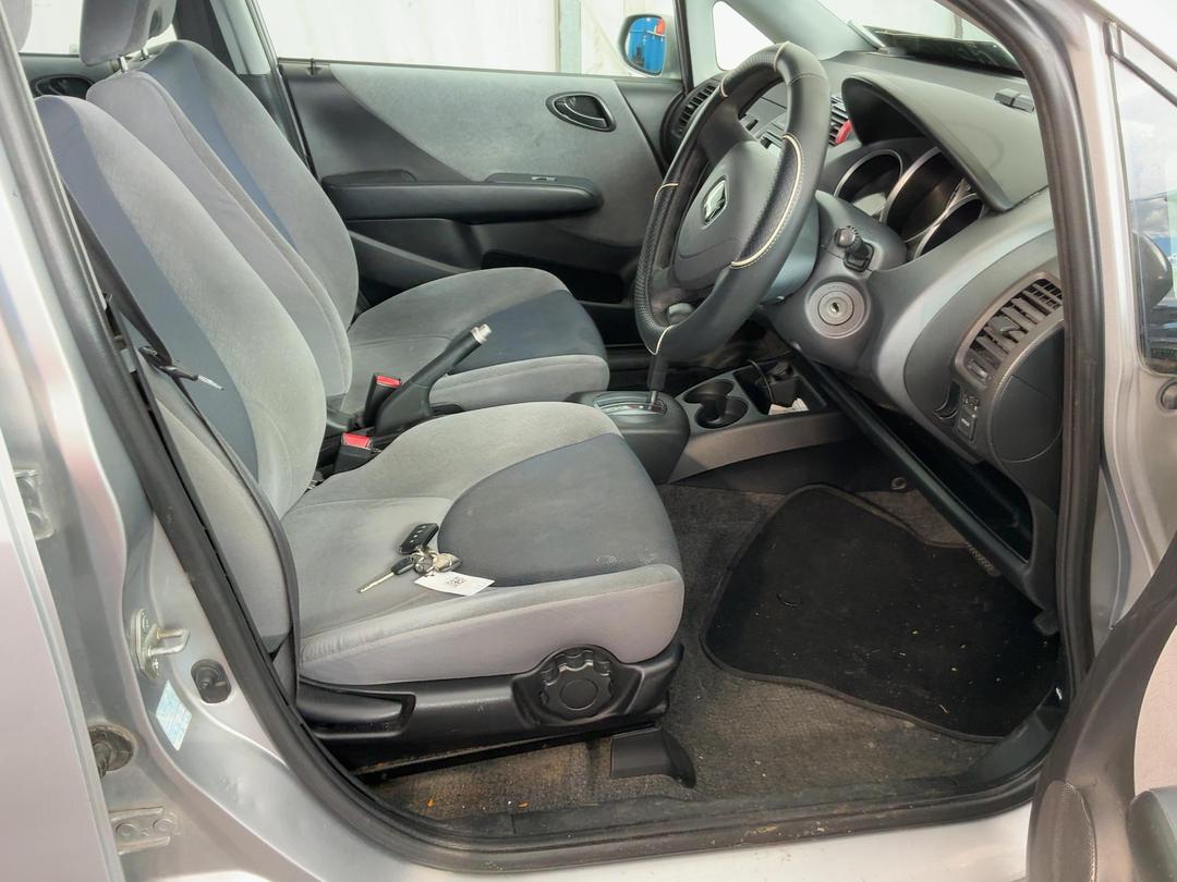 Photo '19' of Honda FIT Photo '19' of Honda FIT