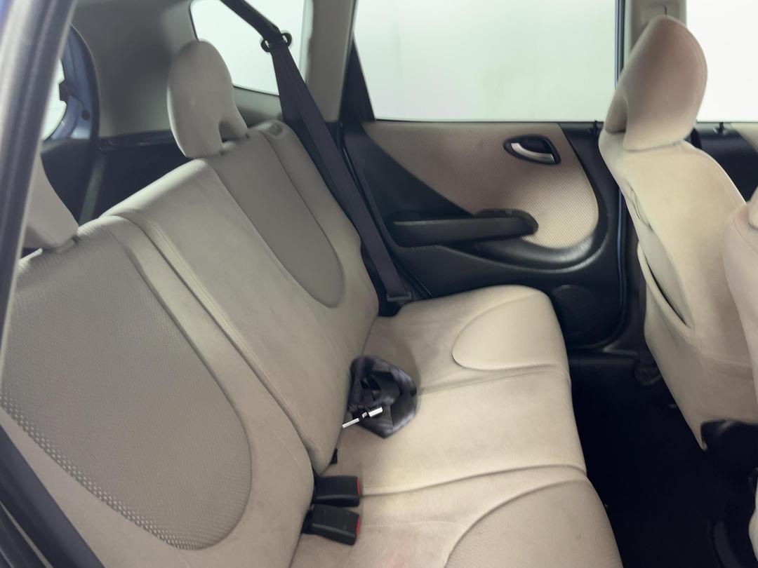 Photo '18' of Honda FIT Photo '18' of Honda FIT