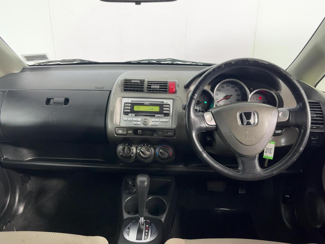Photo '15' of Honda FIT Photo '15' of Honda FIT