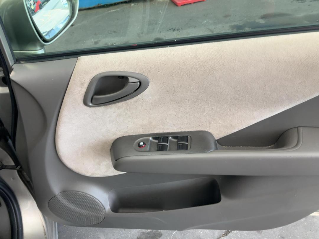 Photo '8' of Honda FIT Photo '8' of Honda FIT