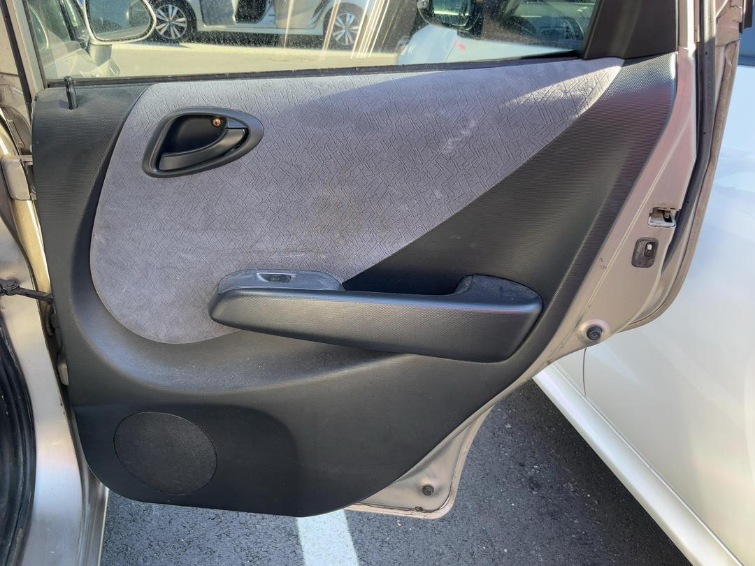 Photo '17' of Honda FIT Photo '17' of Honda FIT