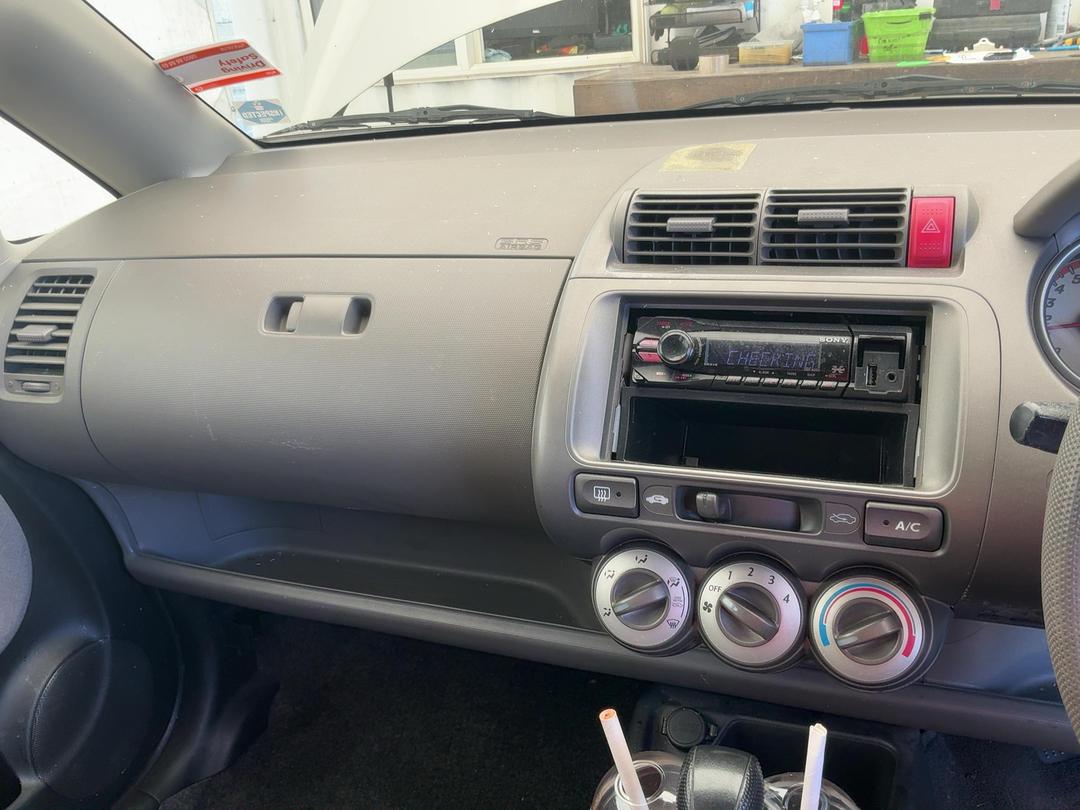 Photo '18' of Honda FIT Photo '18' of Honda FIT
