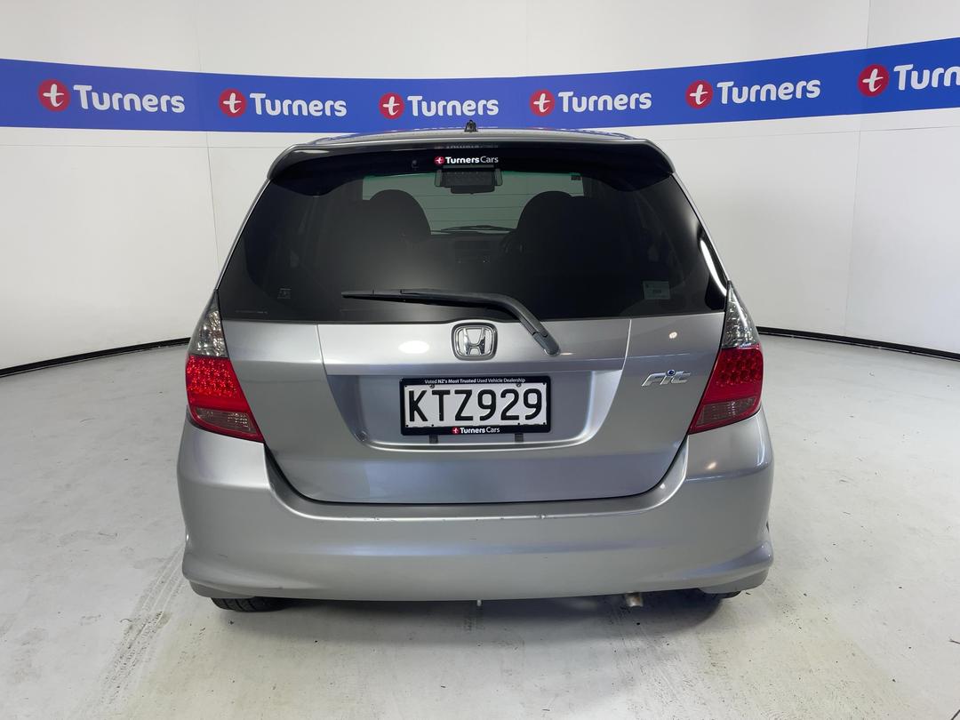 Photo '6' of Honda FIT