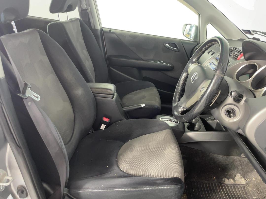 Photo '16' of Honda FIT