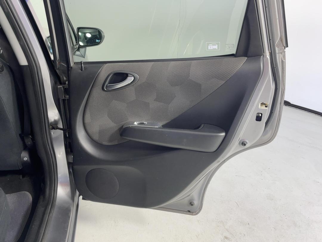 Photo '19' of Honda FIT