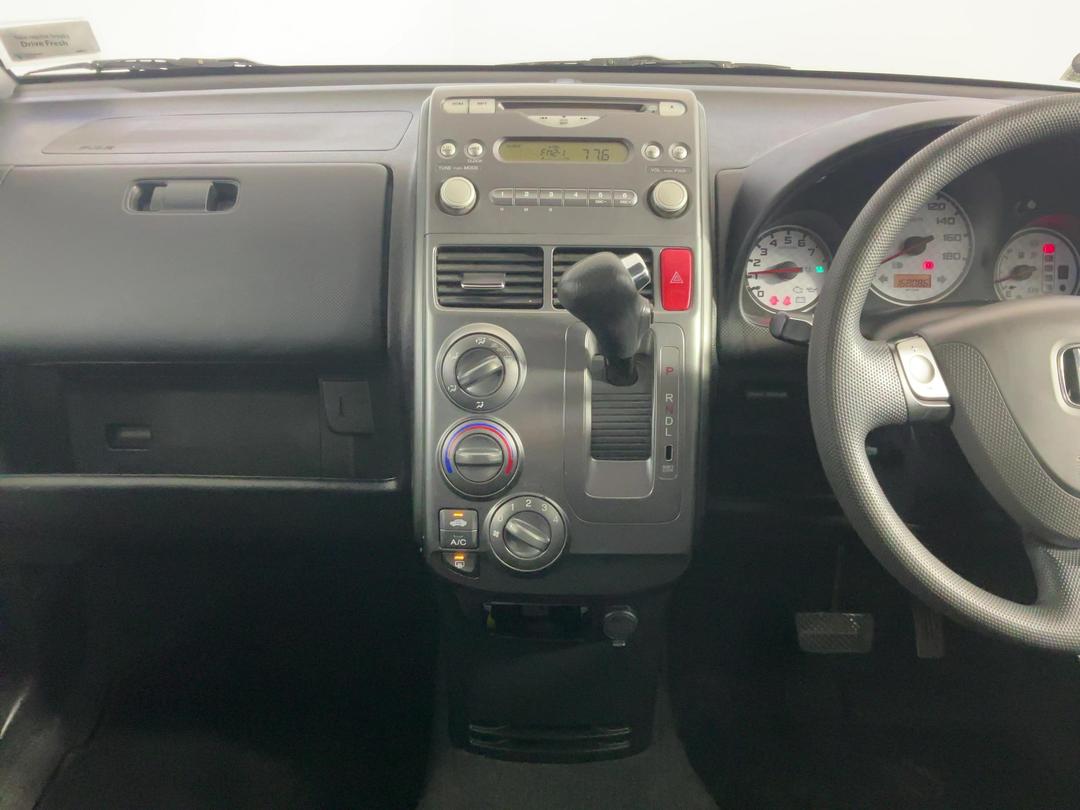 Photo '18' of Honda Mobilio Spike