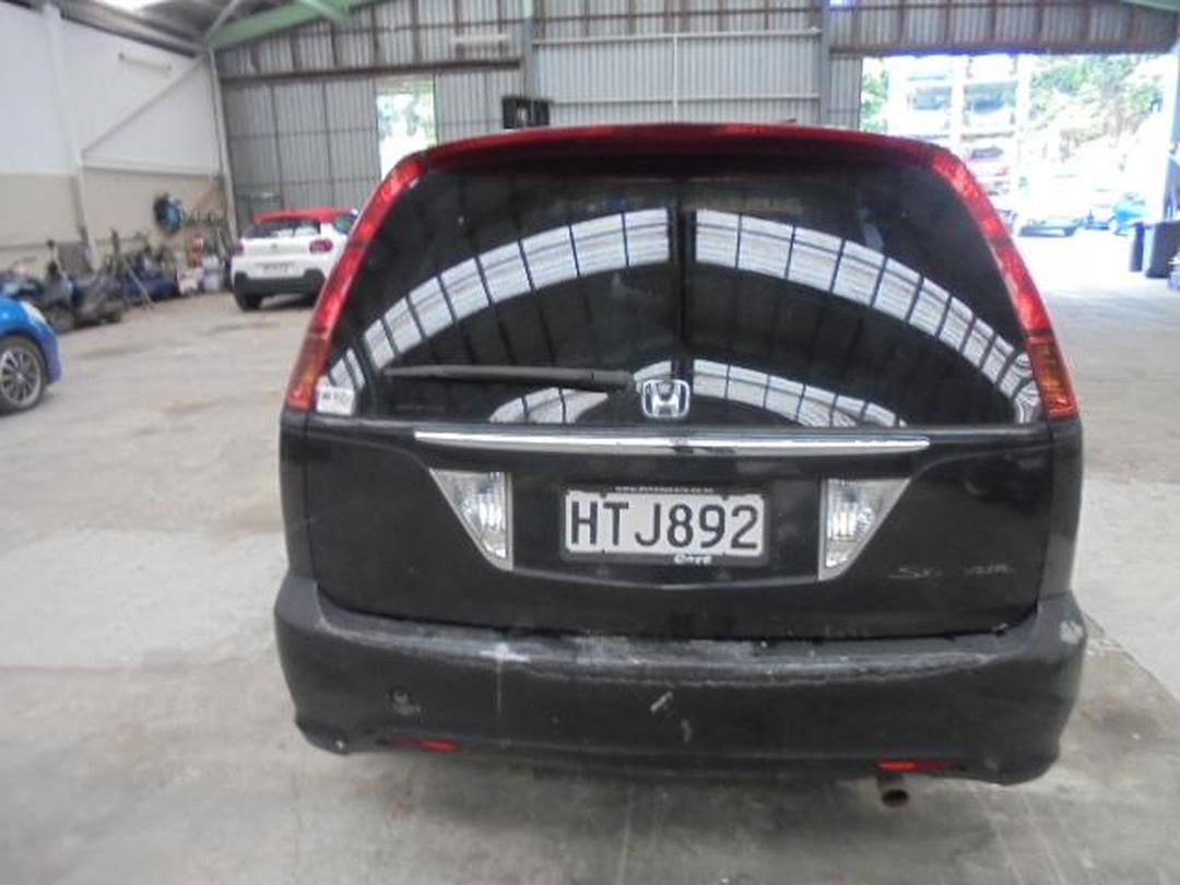 Photo '3' of Honda Stream Photo '3' of Honda Stream