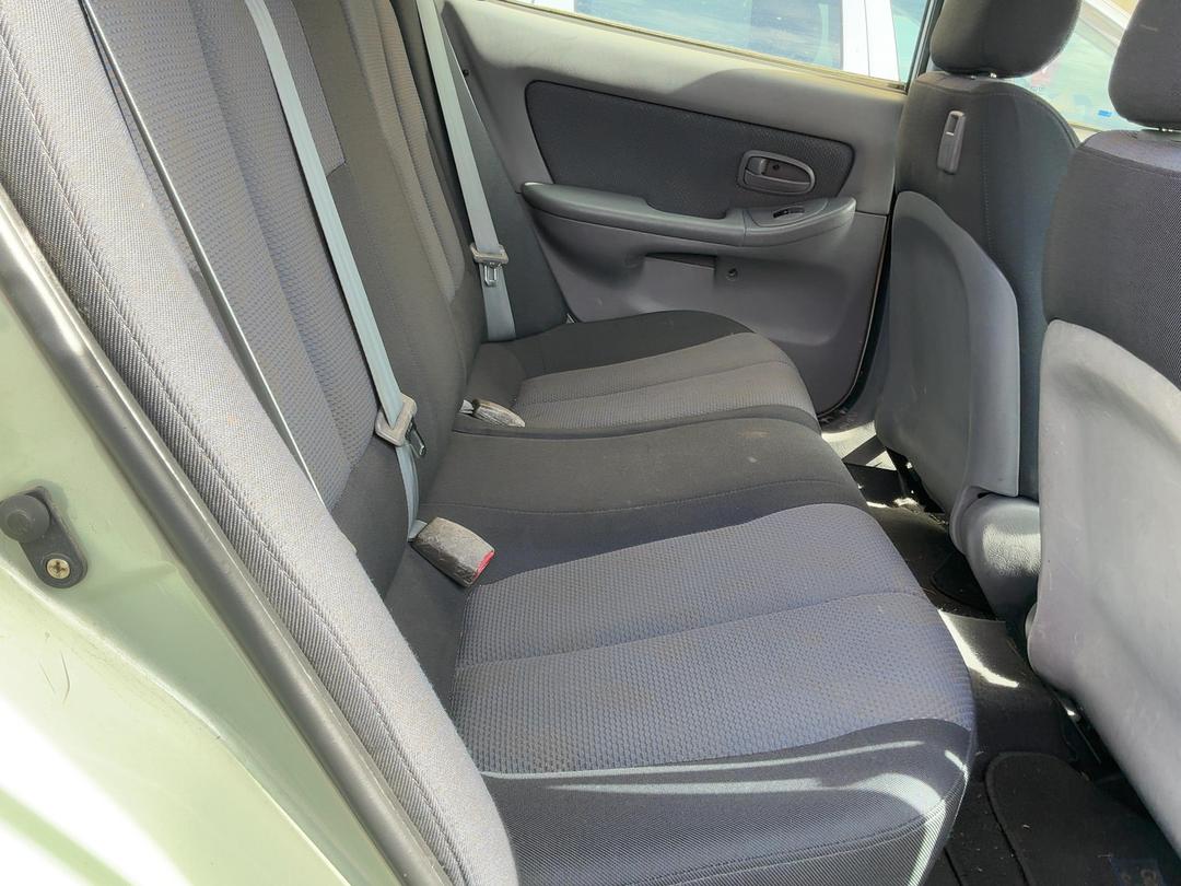 Photo '6' of Hyundai Elantra GL Photo '6' of Hyundai Elantra GL