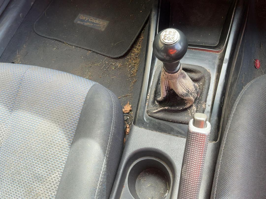Photo '15' of Hyundai Elantra GL Photo '15' of Hyundai Elantra GL