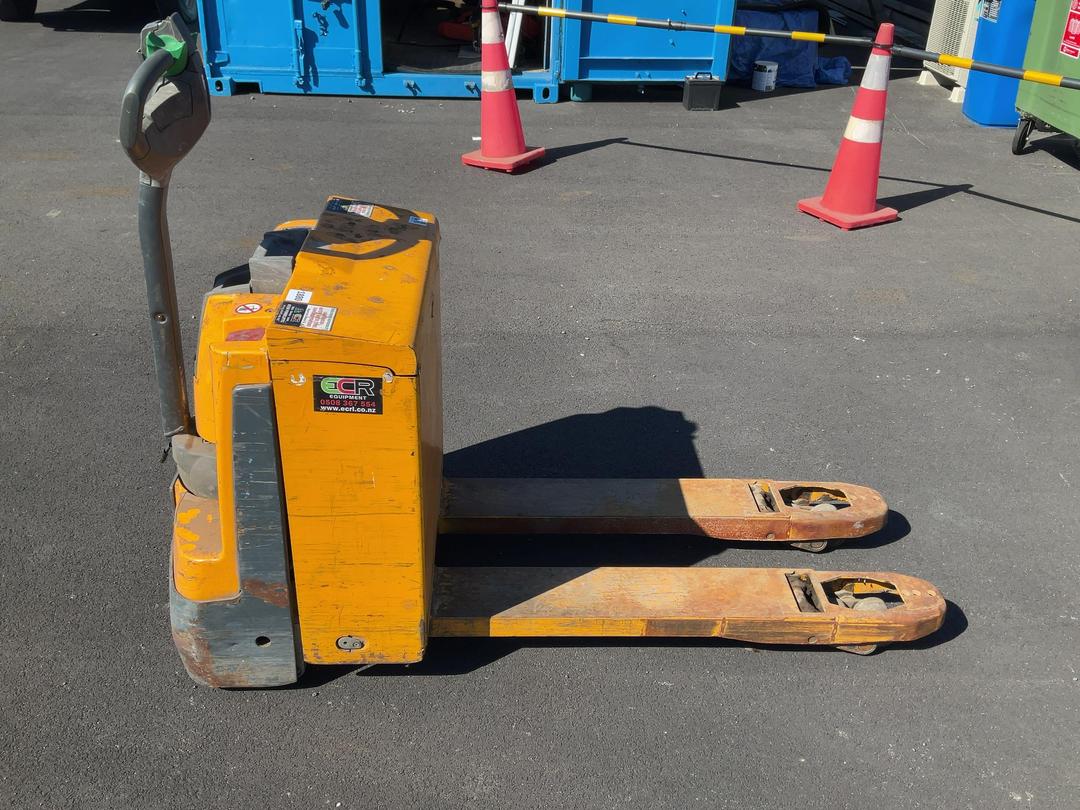 Photo '8' of Jungheinrich EJE120N Standard 5939 Forklift
