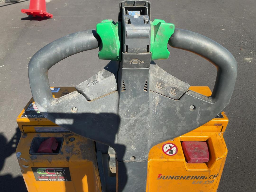 Photo '10' of Jungheinrich EJE120N Standard 5939 Forklift