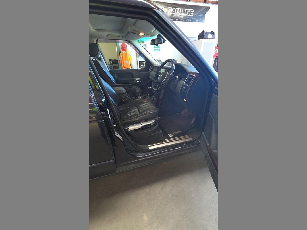 Photo '9' of Land Rover Range Rover HSE S Photo '9' of Land Rover Range Rover HSE S