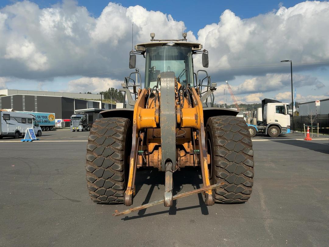 Photo '10' of Liebherr L580 Wheel Loader
