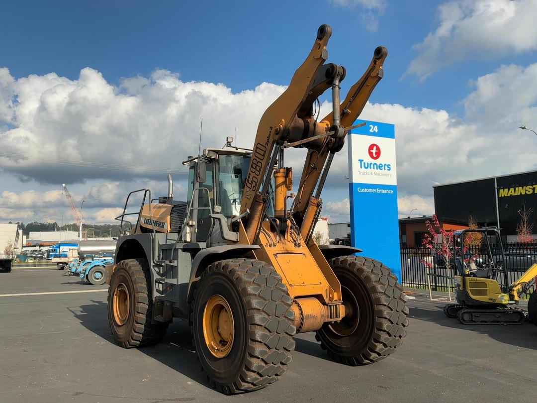 Photo '12' of Liebherr L580 Wheel Loader