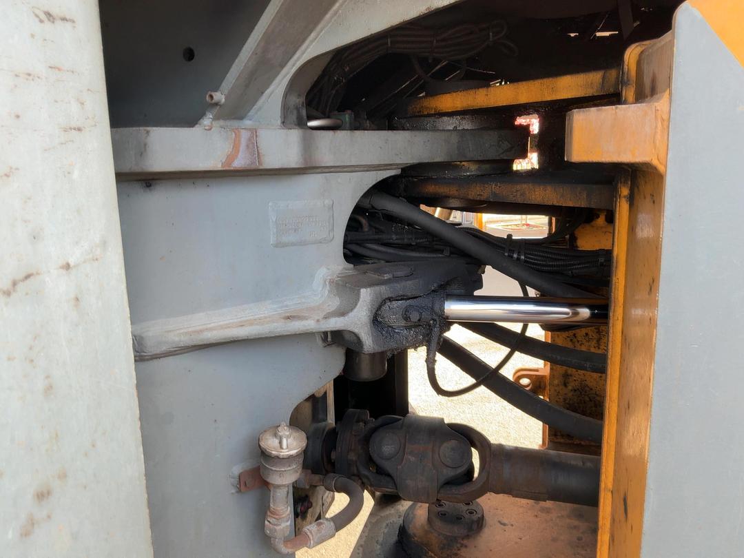 Photo '31' of Liebherr L580 Wheel Loader