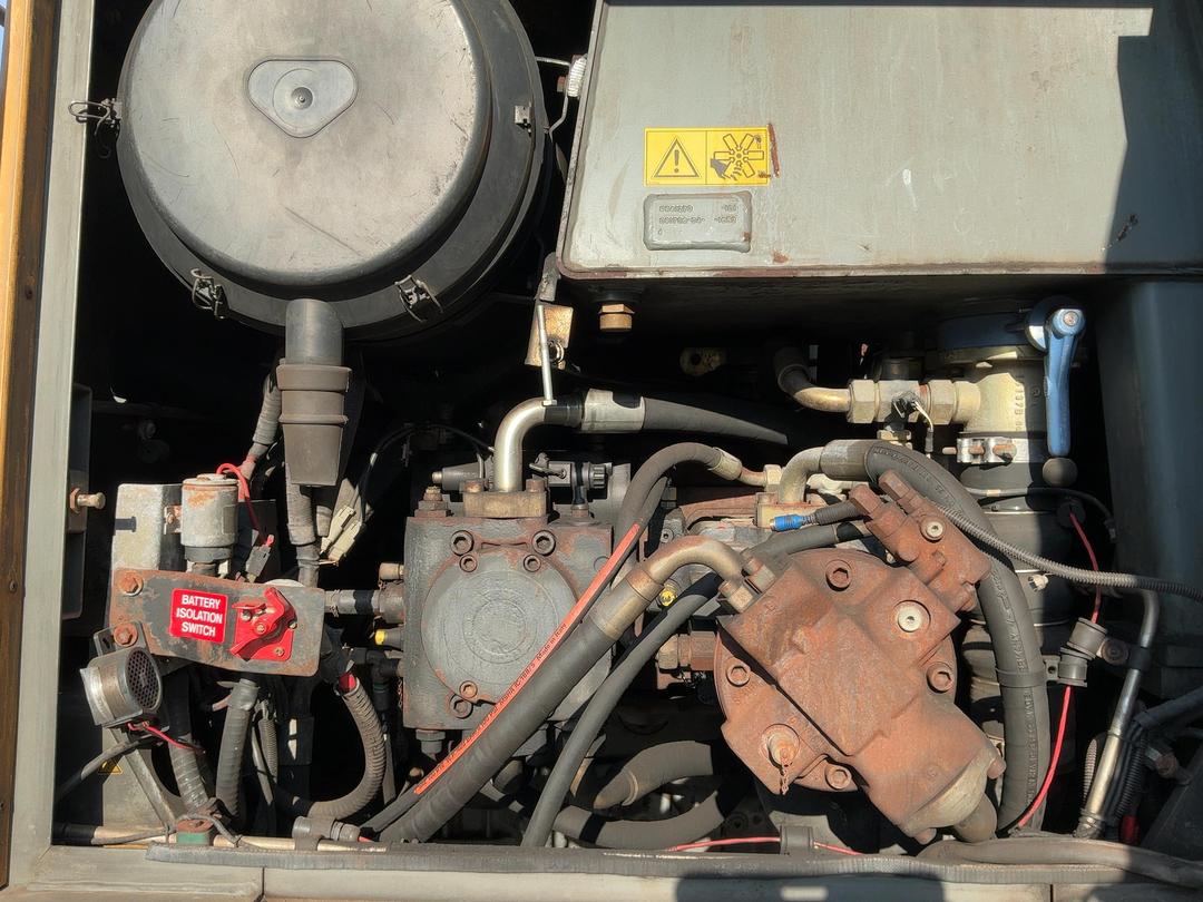 Photo '35' of Liebherr L580 Wheel Loader