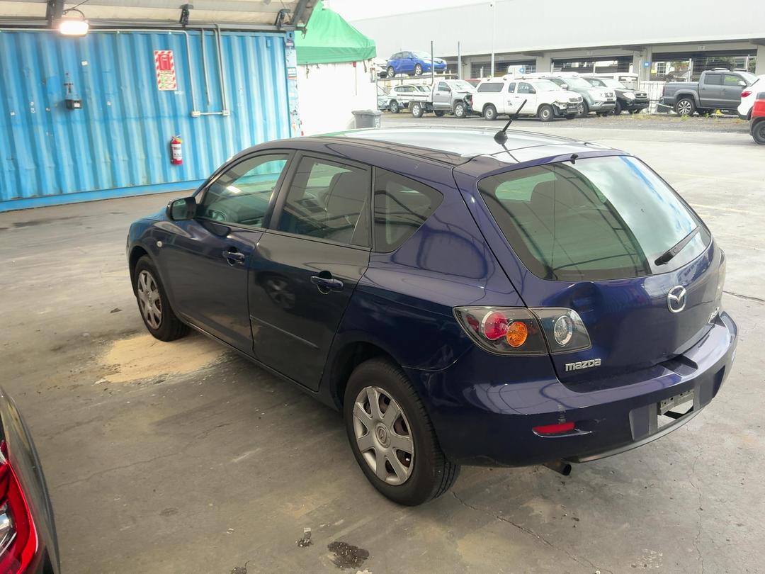 Photo '10' of Mazda Axela