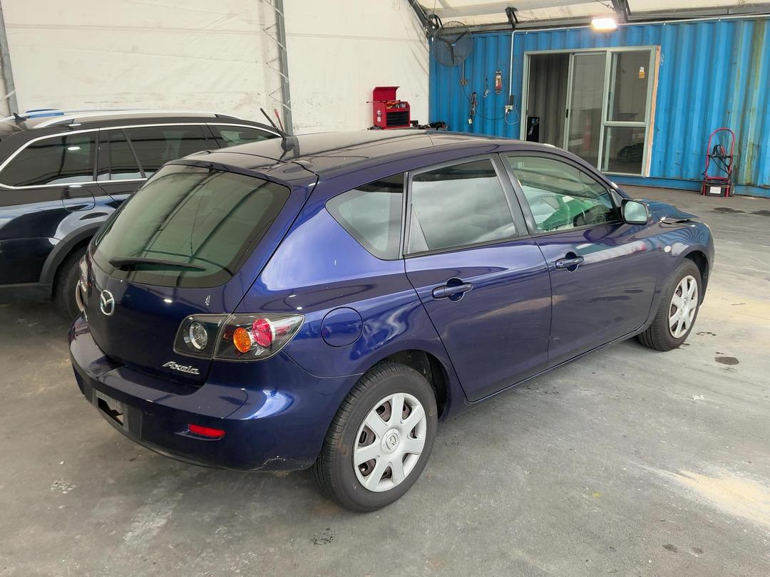 Photo '14' of Mazda Axela