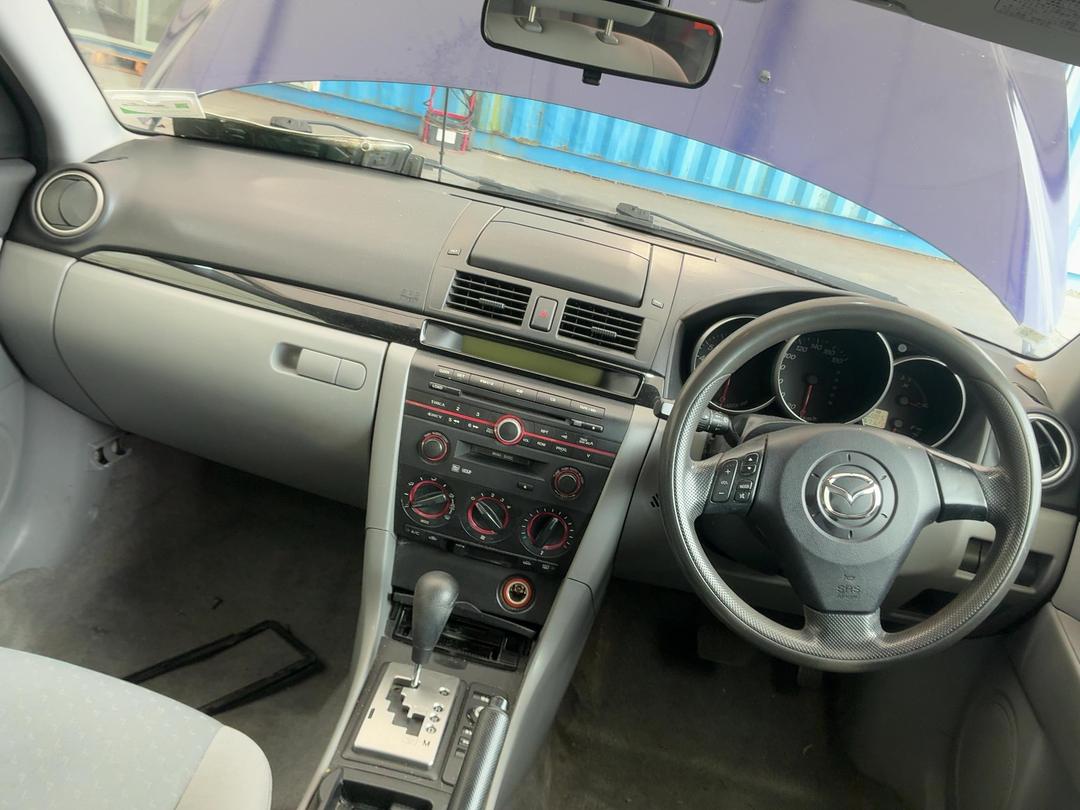 Photo '24' of Mazda Axela