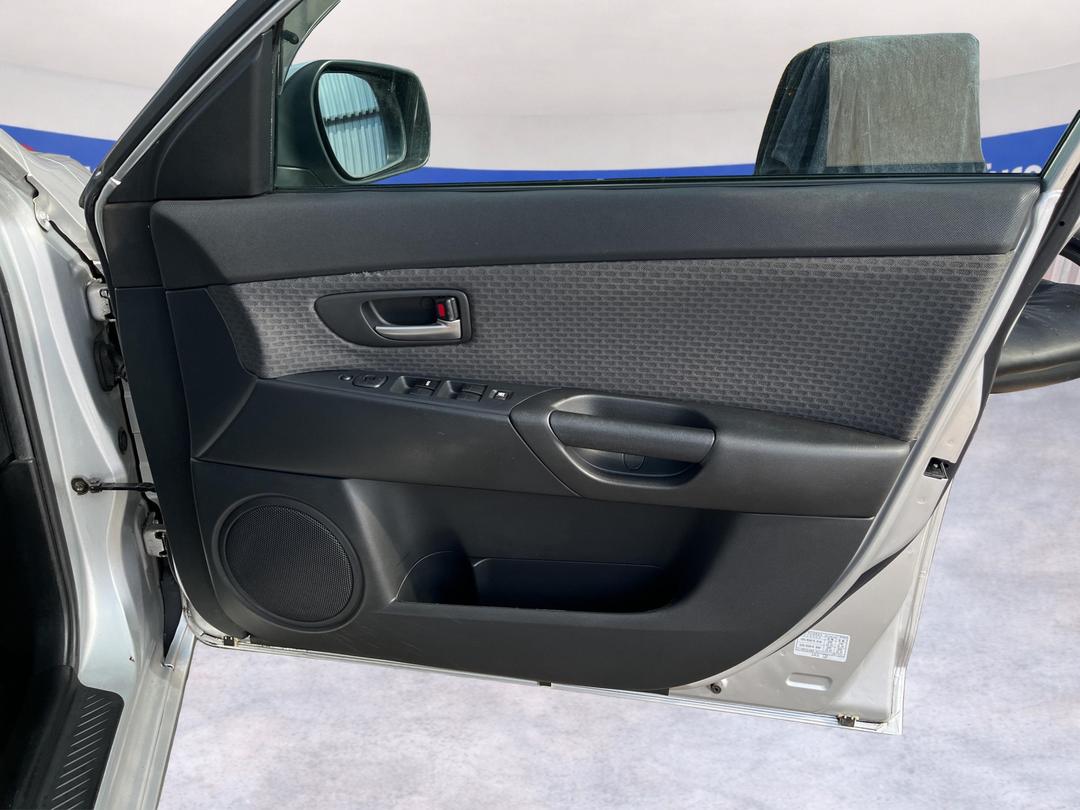 Photo '15' of Mazda Axela