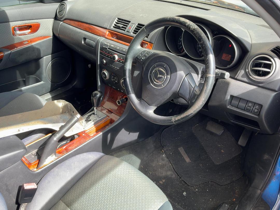 Photo '15' of Mazda Axela Photo '15' of Mazda Axela
