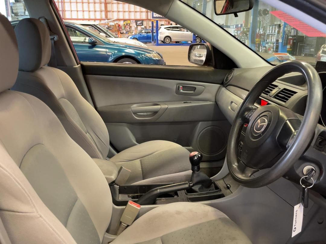 Photo '14' of Mazda Axela Photo '14' of Mazda Axela