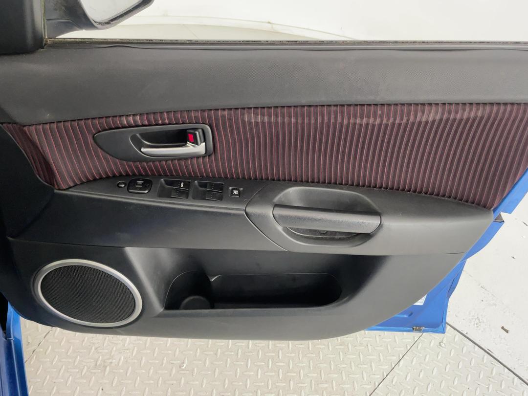 Photo '15' of Mazda Axela