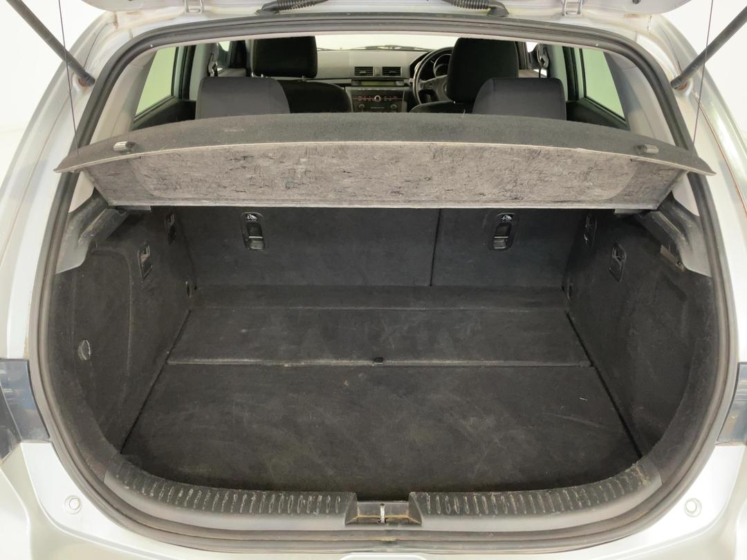 Photo '14' of Mazda Axela