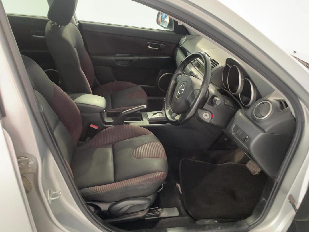 Photo '16' of Mazda Axela