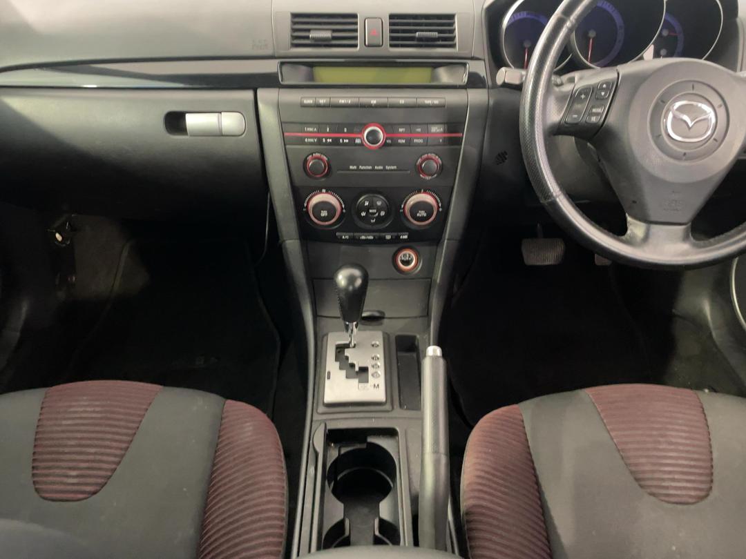 Photo '18' of Mazda Axela
