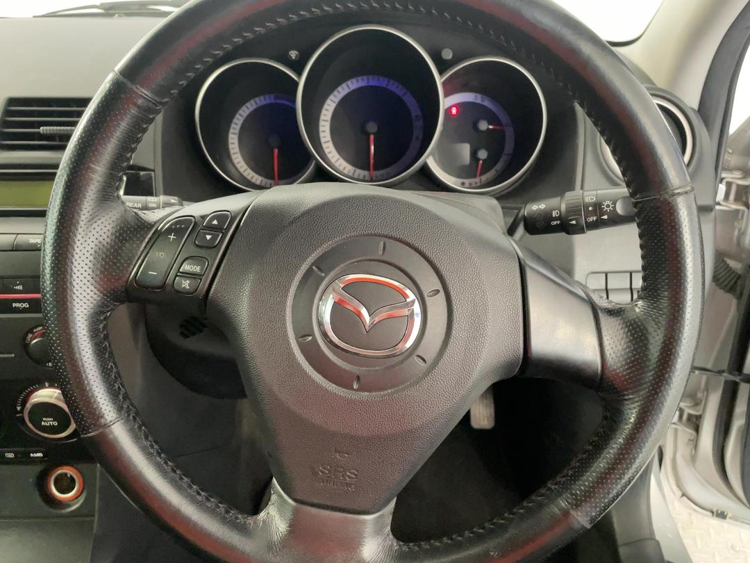 Photo '27' of Mazda Axela