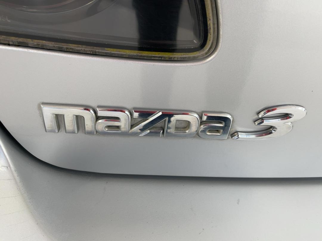 Photo '35' of Mazda Axela