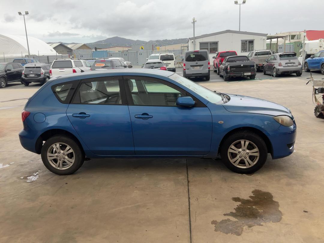 Photo '8' of Mazda Axela Photo '8' of Mazda Axela
