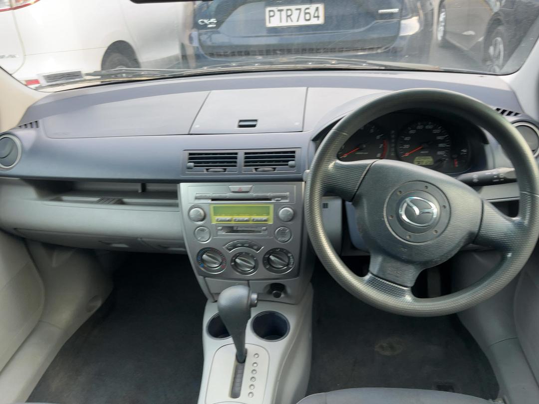 Photo '15' of Mazda Demio Photo '15' of Mazda Demio