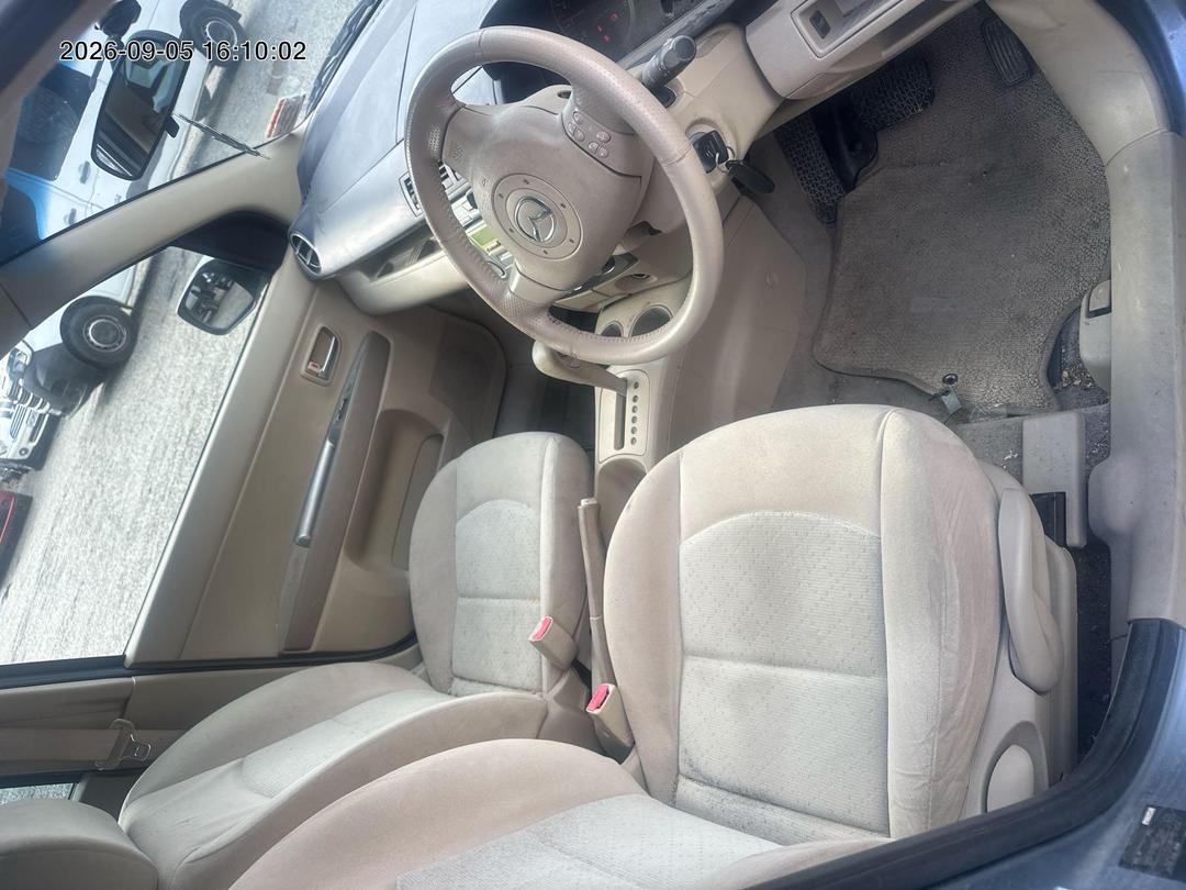 Photo '8' of Mazda Demio