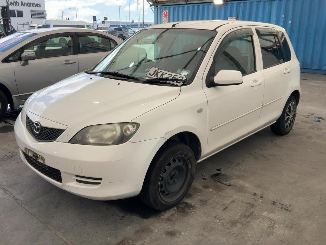 Photo '3' of Mazda Demio Photo '3' of Mazda Demio