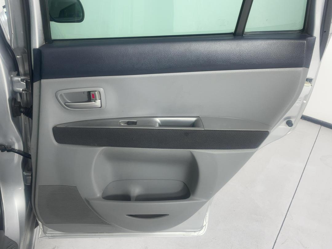 Photo '17' of Mazda Demio Photo '17' of Mazda Demio
