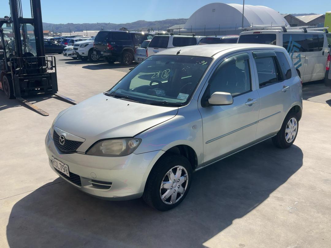 Photo '4' of Mazda Demio