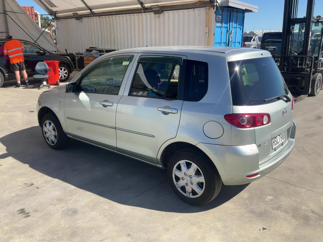 Photo '6' of Mazda Demio