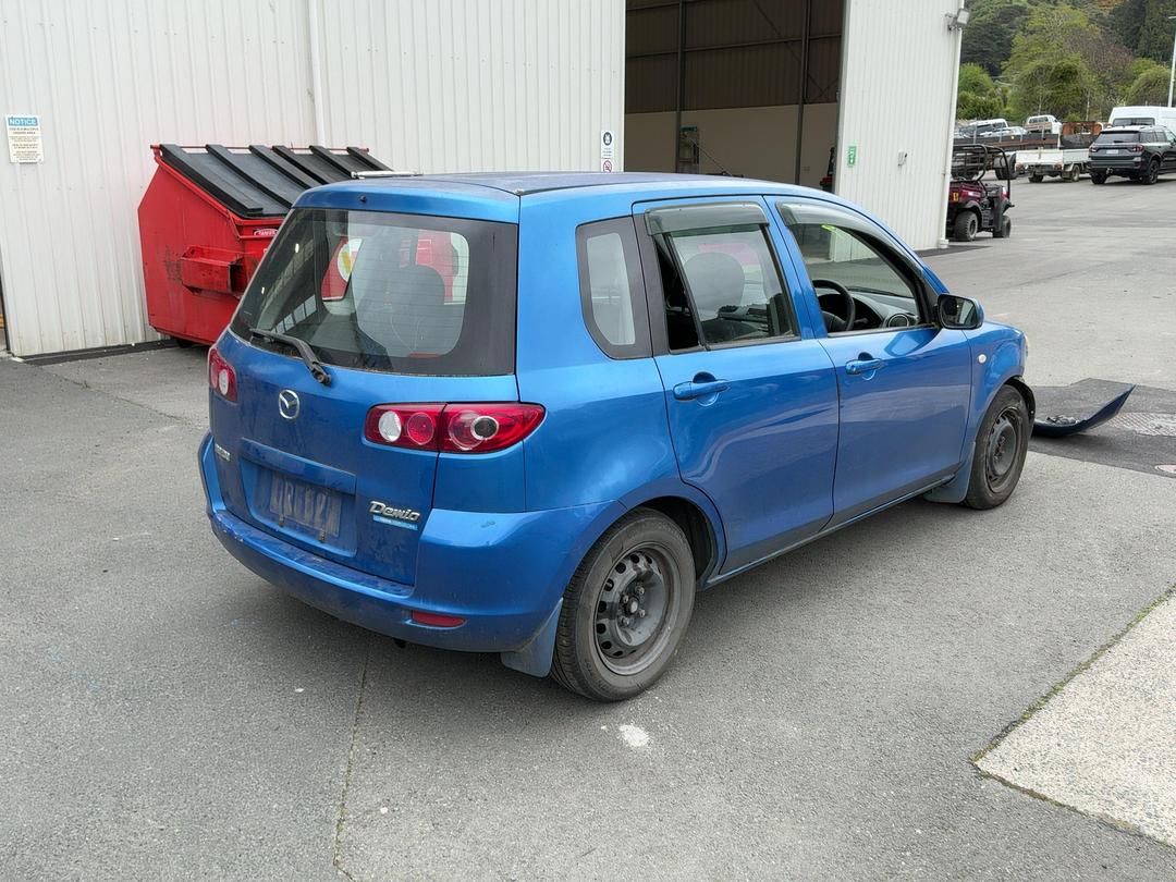 Photo '5' of Mazda Demio Photo '5' of Mazda Demio