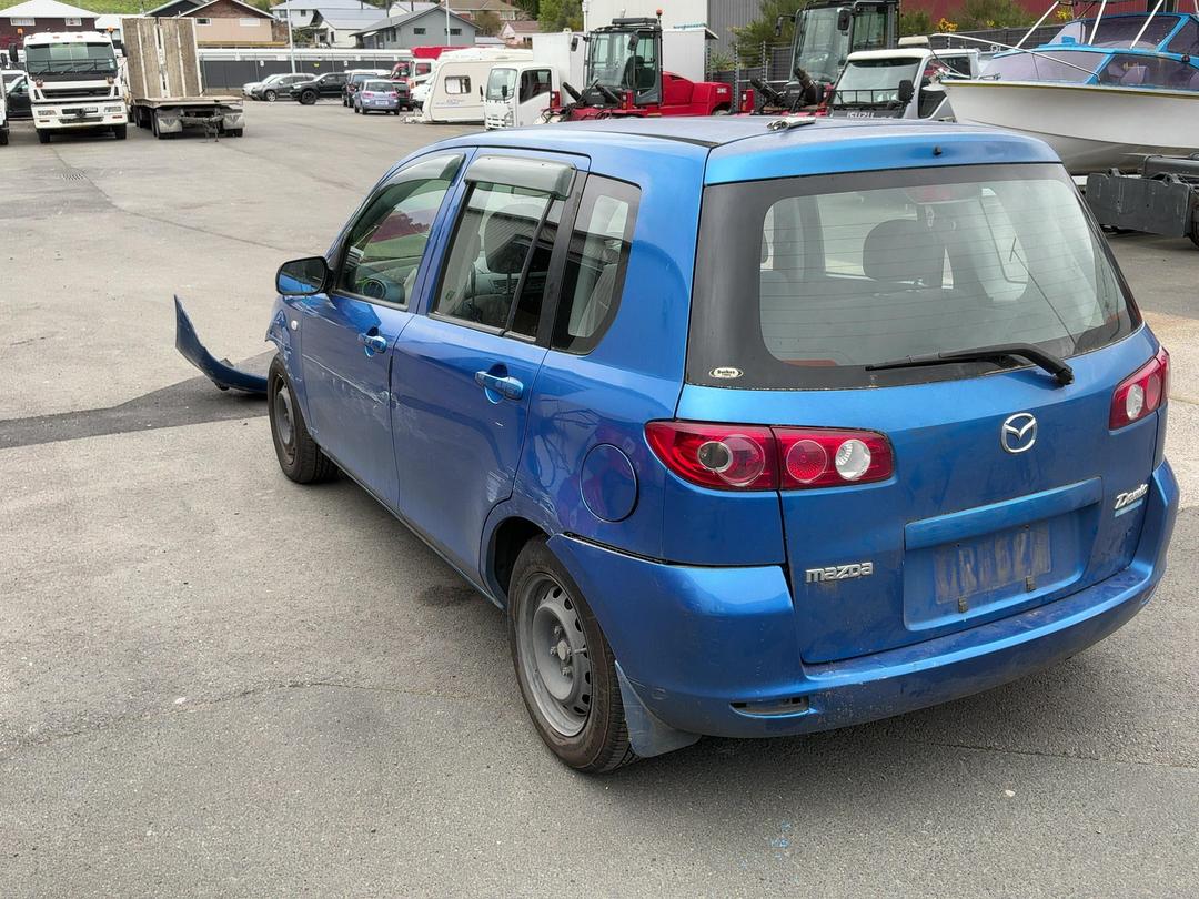 Photo '7' of Mazda Demio Photo '7' of Mazda Demio