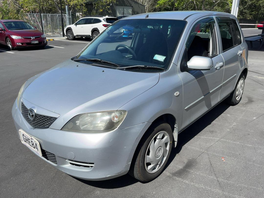 Photo '4' of Mazda Demio Photo '4' of Mazda Demio