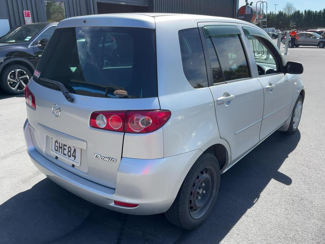 Photo '7' of Mazda Demio Photo '7' of Mazda Demio