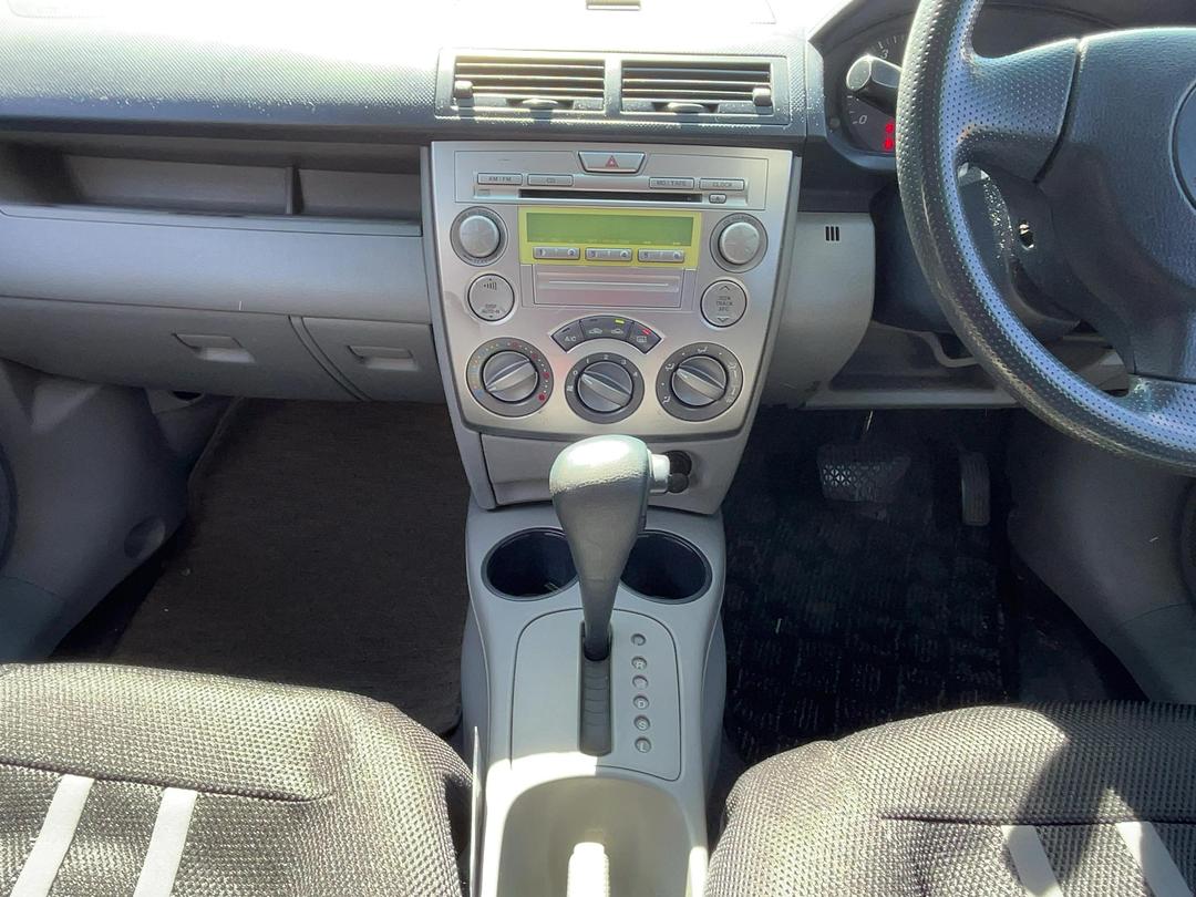 Photo '20' of Mazda Demio Photo '20' of Mazda Demio